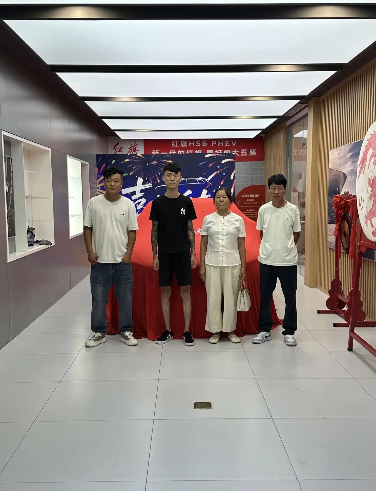 花有重开日，人无再少年。21岁这一年在家人的见证下终于开上自己18岁喜欢的车子啦