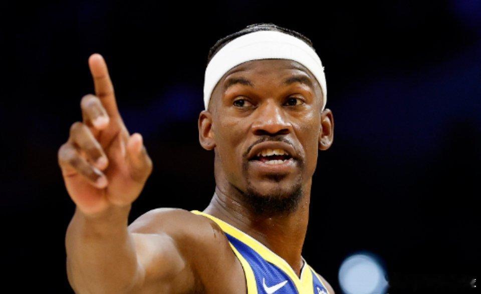 热火vs勇士1月20日讯 今日，NBA常规赛继续进行，勇士在主场以135-112