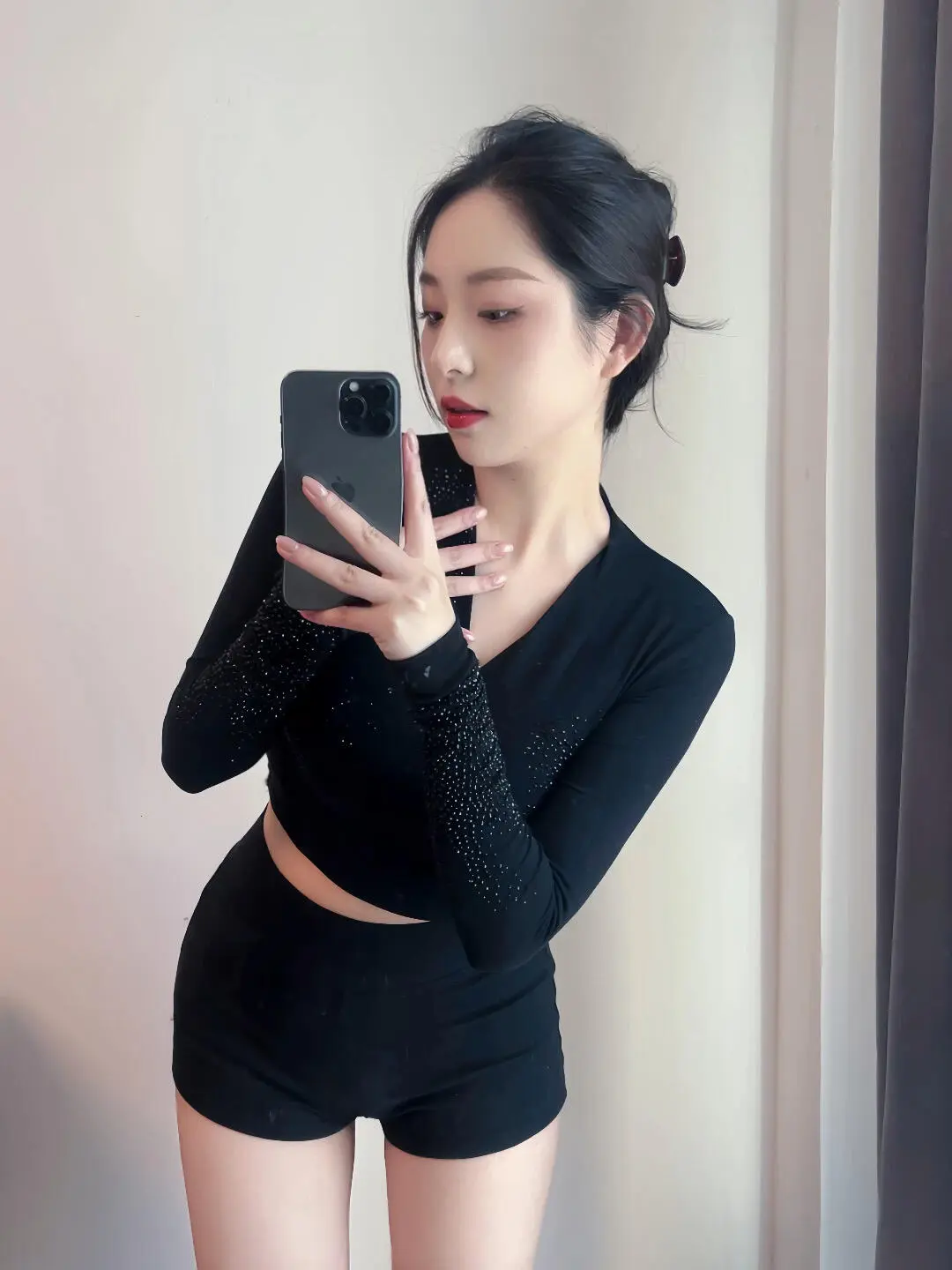 “当一个男人，被逼到只想挣钱的时候,，他的心就已经死了，因为在他穷的只...