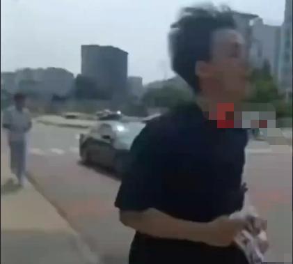 8名韩国大学生高喊“干掉美军”闯入基地，意外的是美军对闯入者竟然没有开枪！

根
