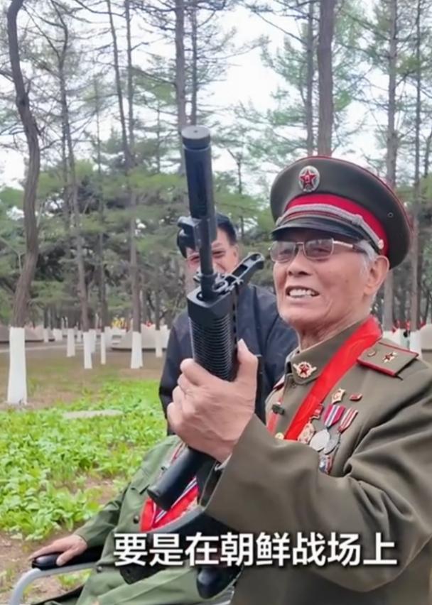 看到志愿军老战士摸到现役步枪感慨万千的新闻，我内心也跟着泛起波澜。在华北某训练基