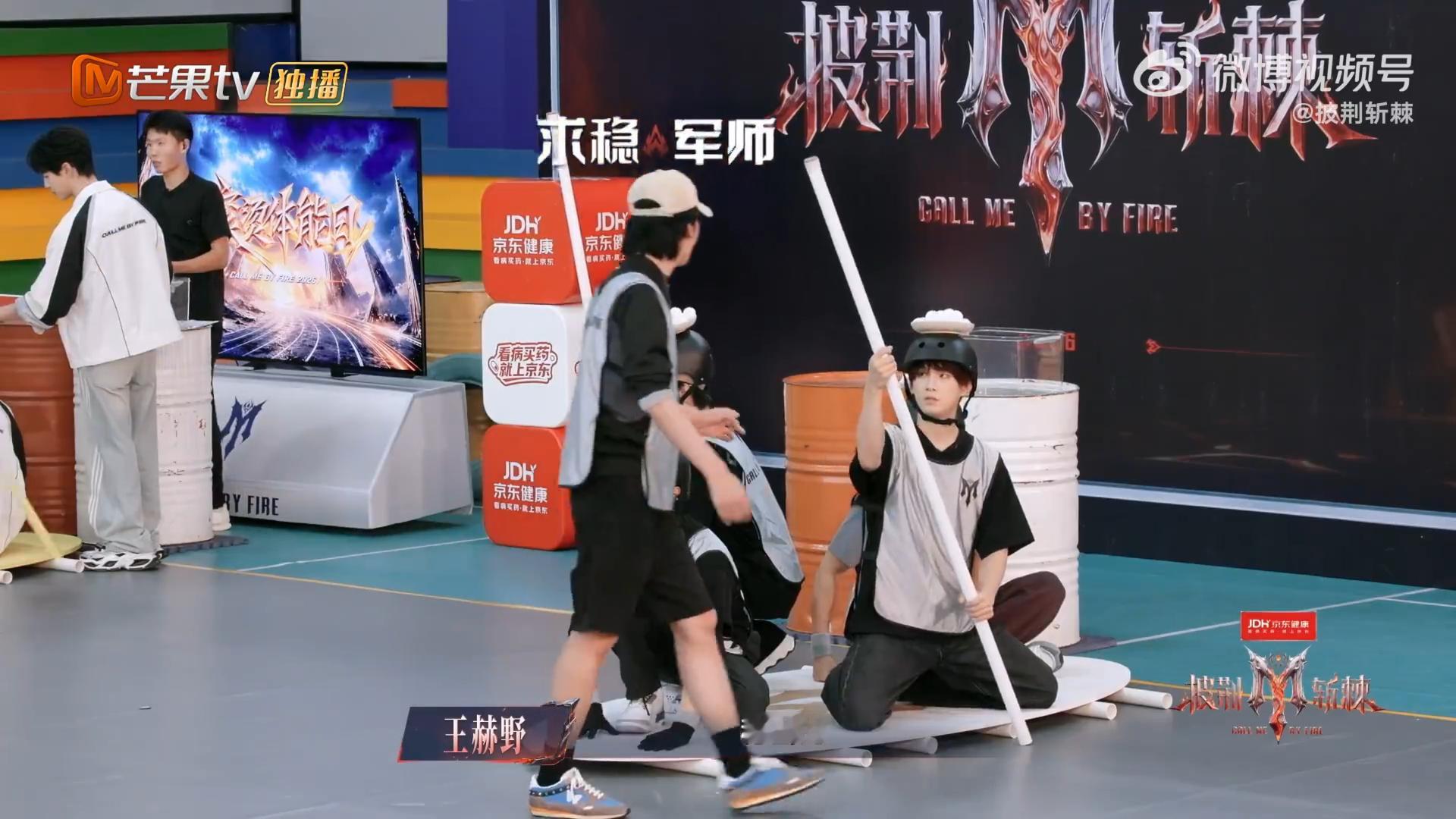 王赫野人形复读机王赫野胜负欲披荆斩棘名场面！王赫野是人形复读机实锤，一直念叨保持