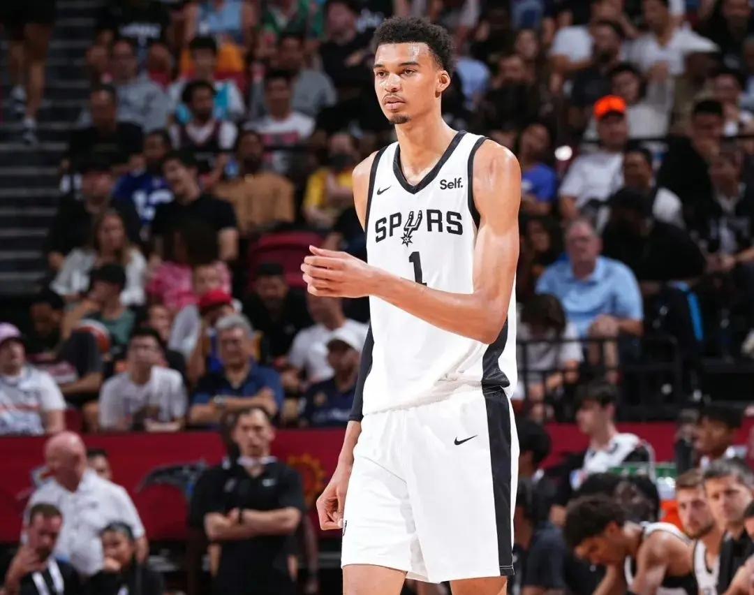 文班亚马也在觊觎MVP奖杯
目前MVP大热门是约基奇和亚历山大，但是文班率领的马