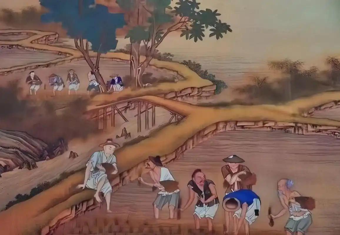 三国时期的屯田民不算普通百姓，户籍单独划分，不能随意离开屯垦地。

屯田民种着曹
