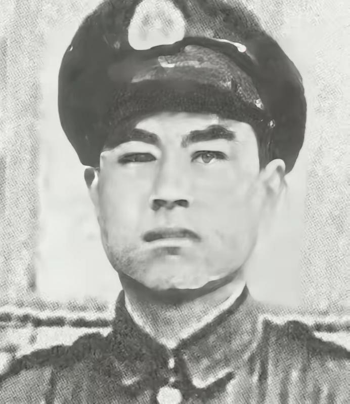 1943年，一个中国飞贼潜入侵华日军总司令冈村宁次府邸，偷走价值百万的财物后消失
