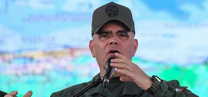 当地时间11月29日，委内瑞拉国防部长洛佩斯在军事会议上喊出“战争即将来临”，这