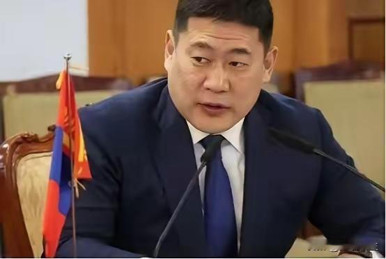 一位蒙古国网友在网上发出了这样一句话：“当初蒙古为何要脱离中国独立出来？独立的意