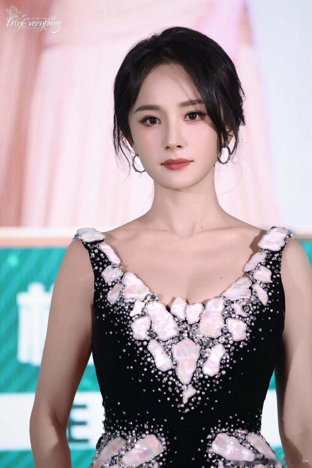 杨幂杨幂末路狂花 ym杨幂公牛品牌全球代言人 “在时间飞逝的世间 唯有爱意可以永