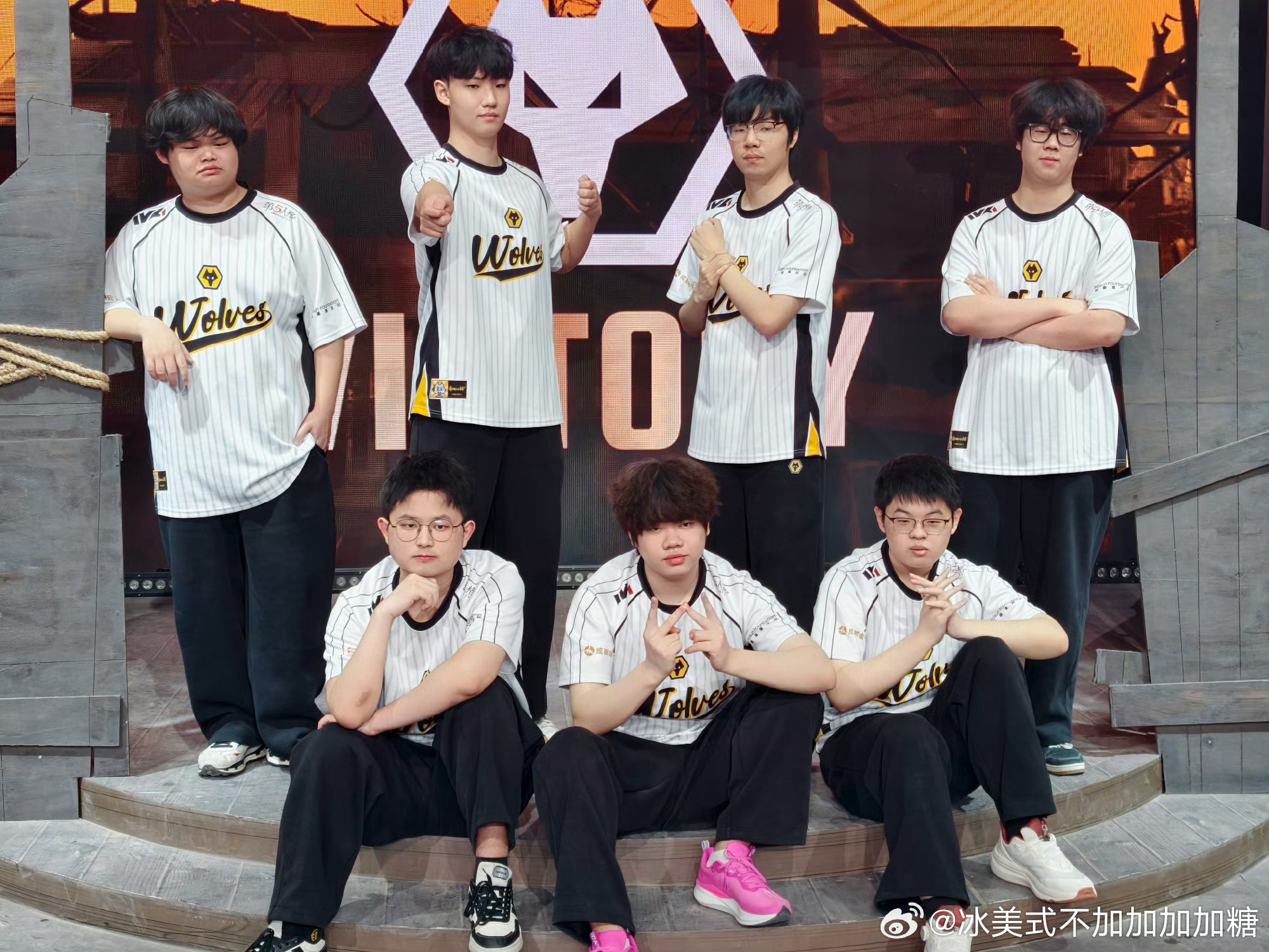 成都GG对战Wolves Wolves  无论打的怎么样都要加油哦！ 秋季赛我们