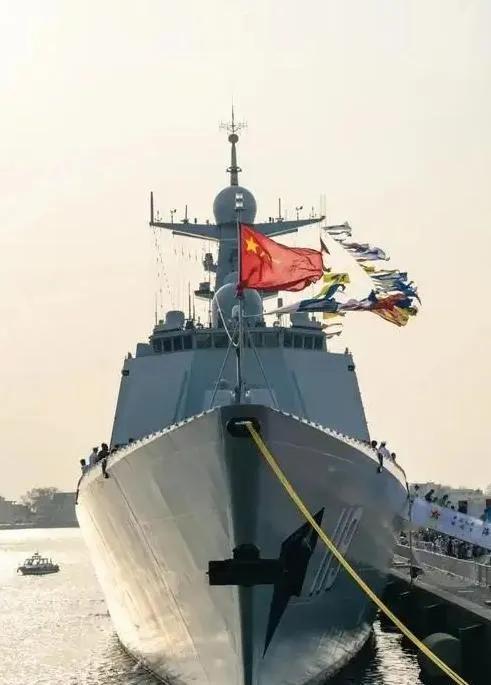 无论是中国的导弹，还是中国的航母，日本都不怕。日本怕的只有两点，一是中国的继续加