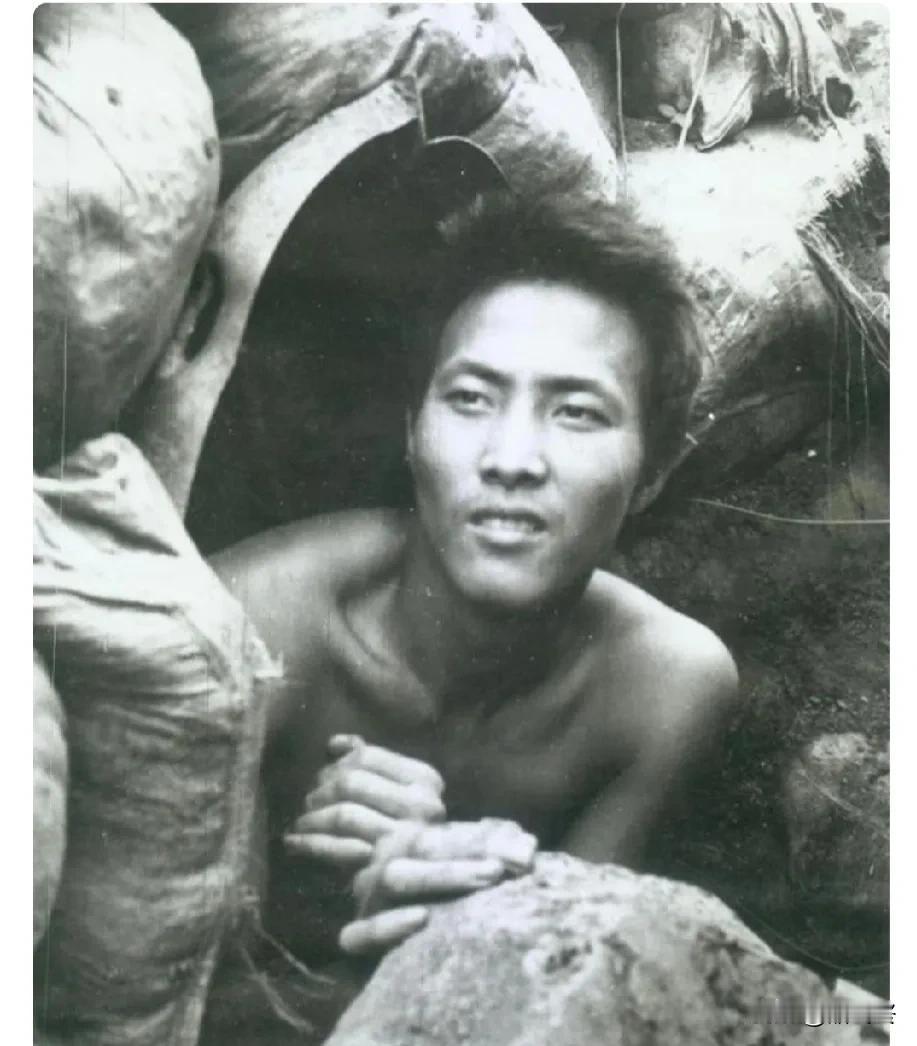 二等功臣——荆建平烈士
荆建平1962年出生,20岁入伍,江苏人,1983年考入