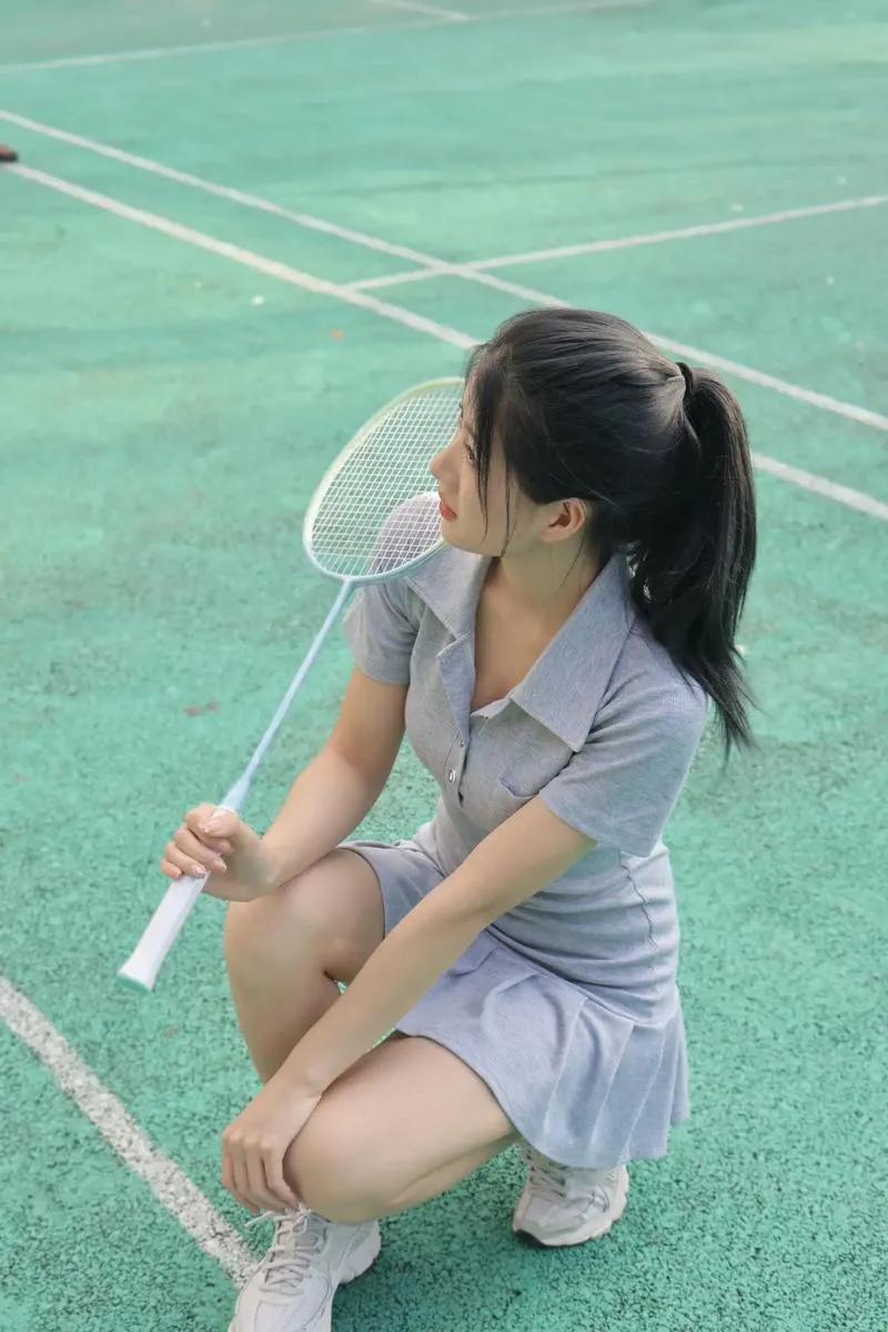 太厉害了！果然是高手[赞]
12月10日，河南洛阳，一对夫妻居然花式对打6个羽毛