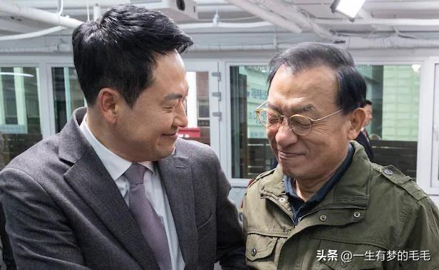 3月31日，韩国国民力量党公选管理委员会委员长李政贤二度宣布辞职，委员会全体委员