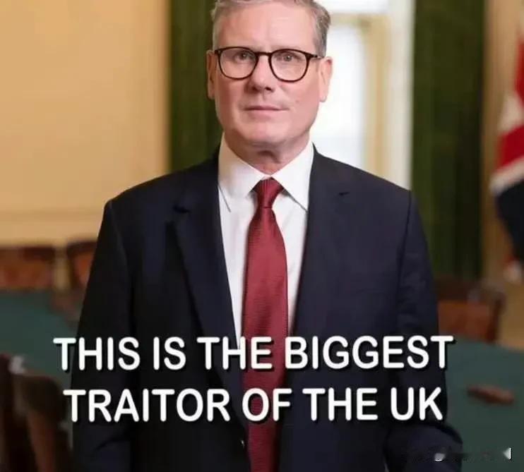 英国发起罢免首相请愿游行

英国人要求罢免首相斯塔默，发起请愿，重新进行大选，目