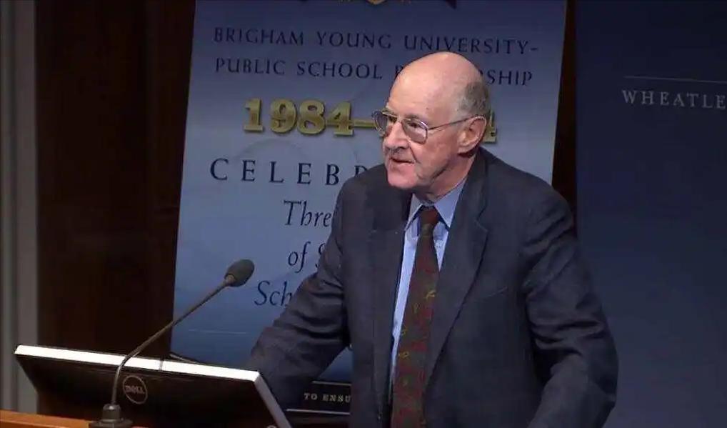 美国哈佛大学教授查普曼曾公开表示自己发现了中国人的一个“秘密”，令人震惊！他说：