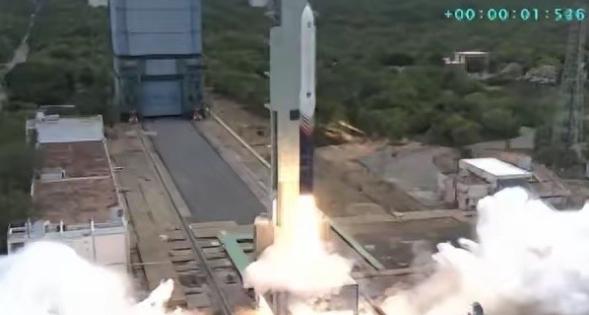 谁也没想到，2026年7月18日，一枚由印度民营企业打造的火箭成功飞向太空，并精