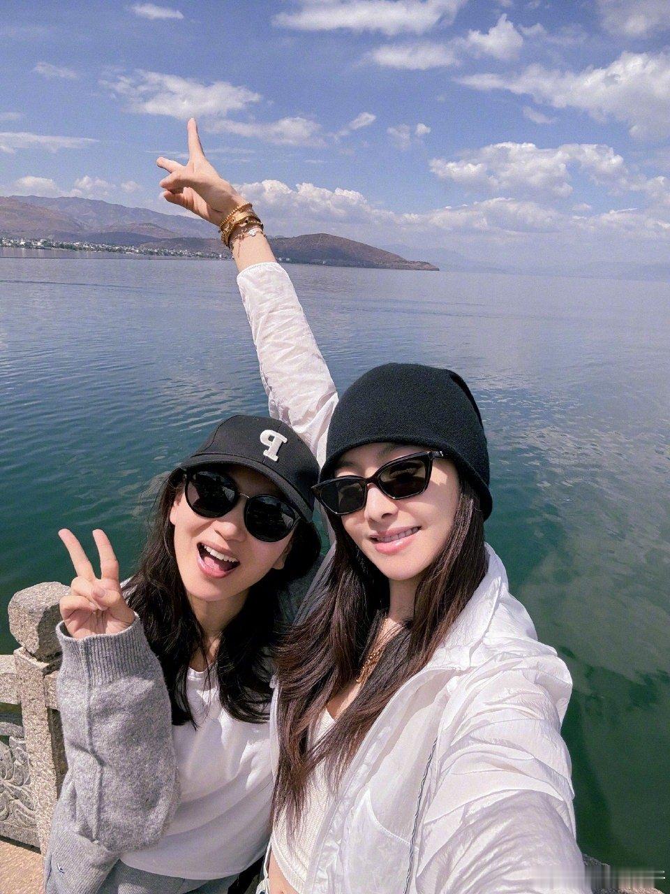 陈好和宋茜一起旅行啦！！[兔子][兔子][兔子] ​​​