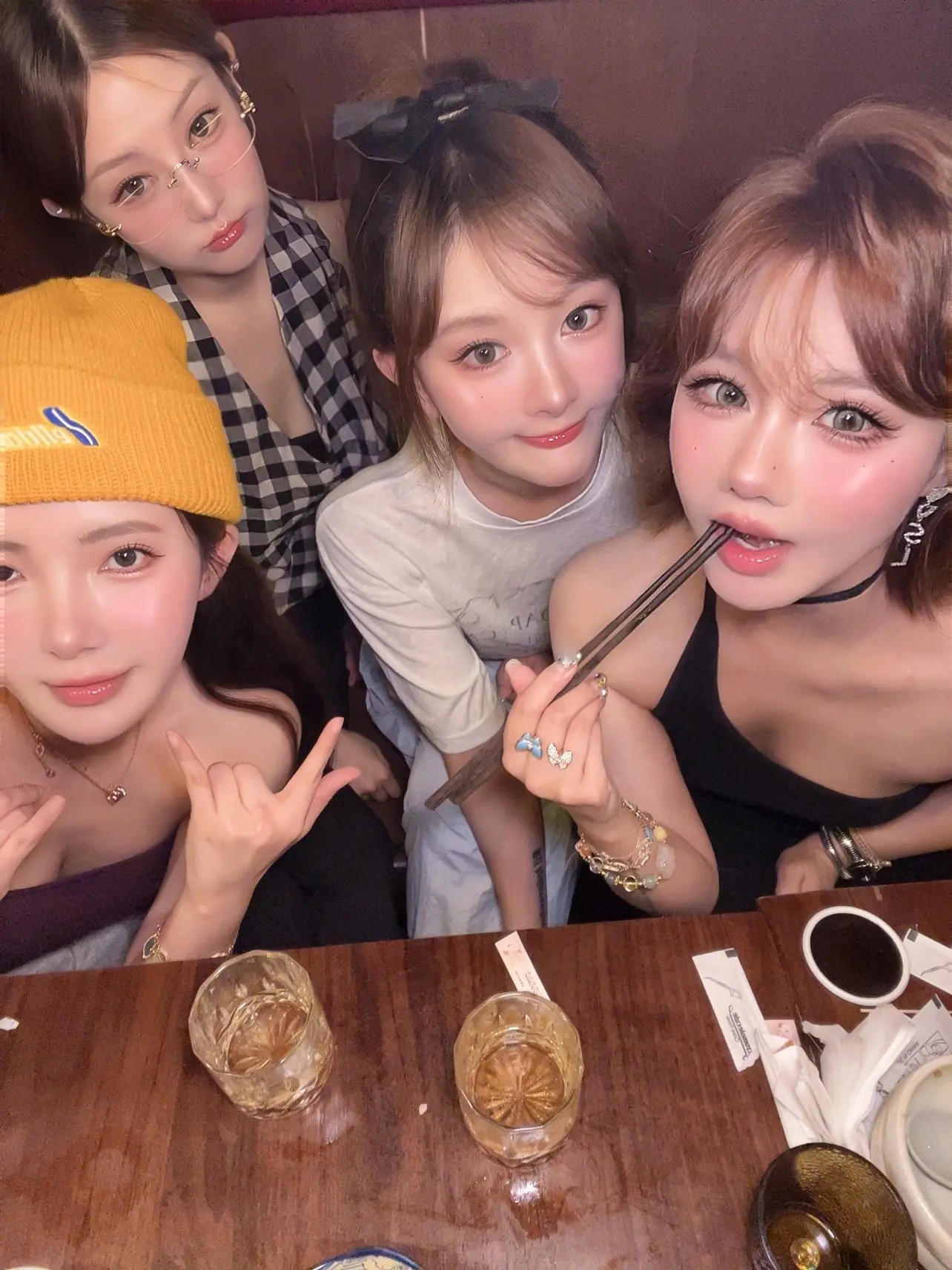 原来我们这种叽叽喳喳话唠撒娇臭美的烦人精叫花孔雀啊🦚