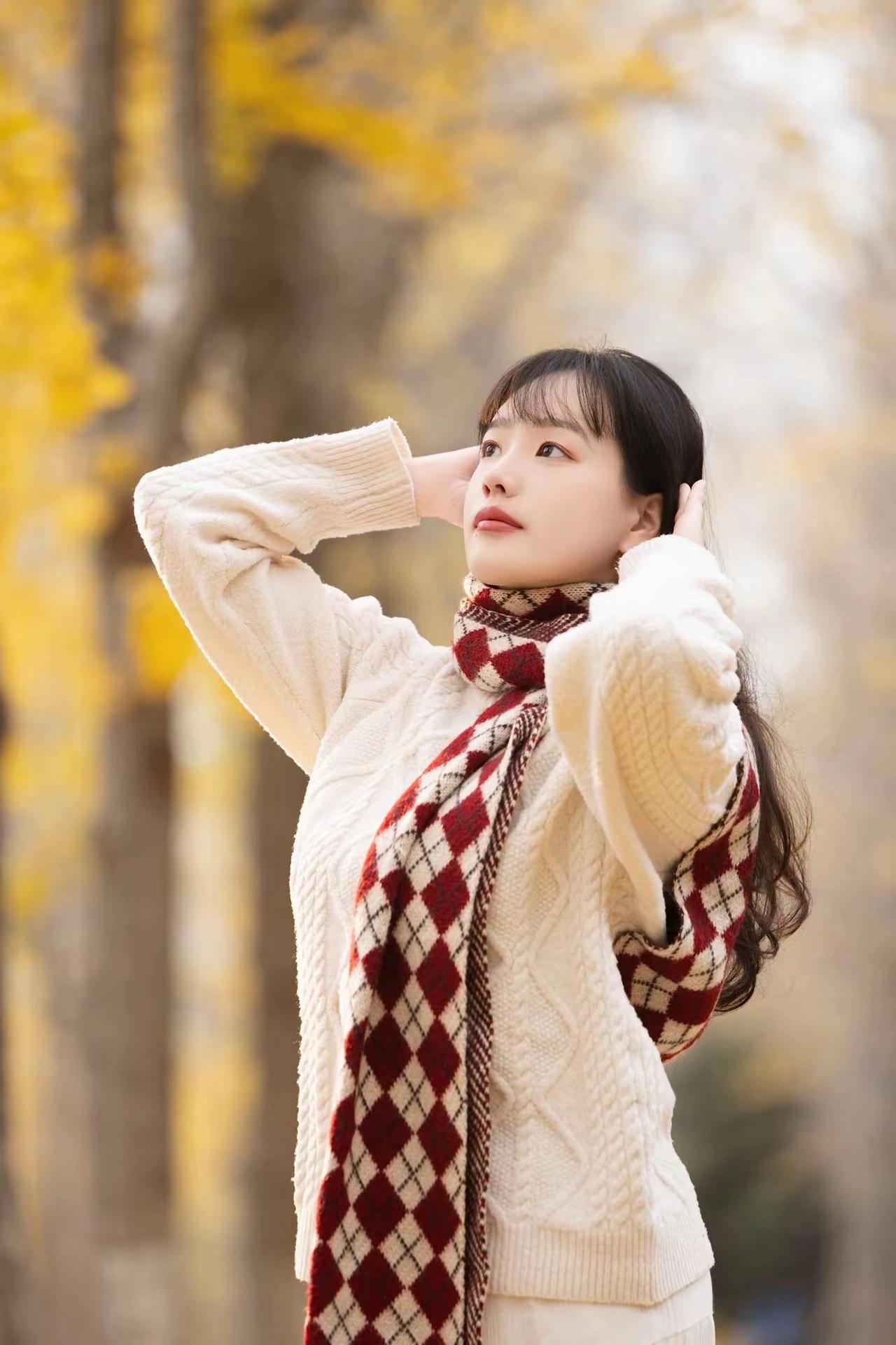 人若软弱就是自己最大的敌人，人若勇敢就是自己最好的朋友。