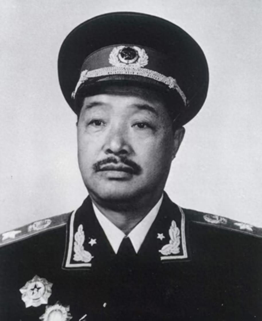 贺龙未参加解放战争却被誉为“萧何”，蒋介石为何直言他令人害怕？
1947年春，延