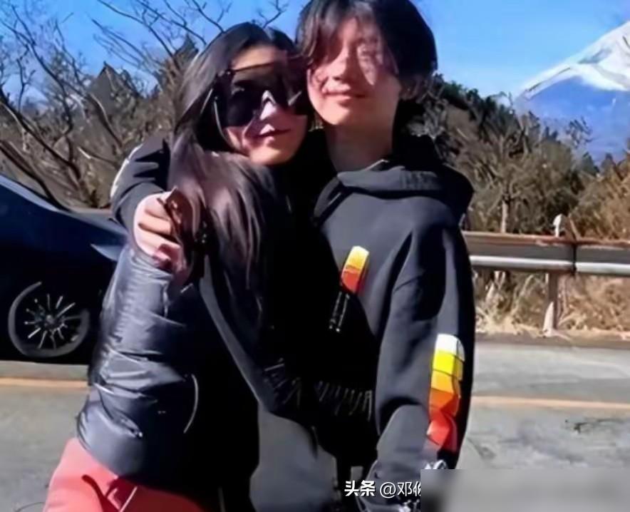 张柏芝那个才17岁的儿子Lucas，竟然被传跟46岁的女人同居了，这简直是近年来