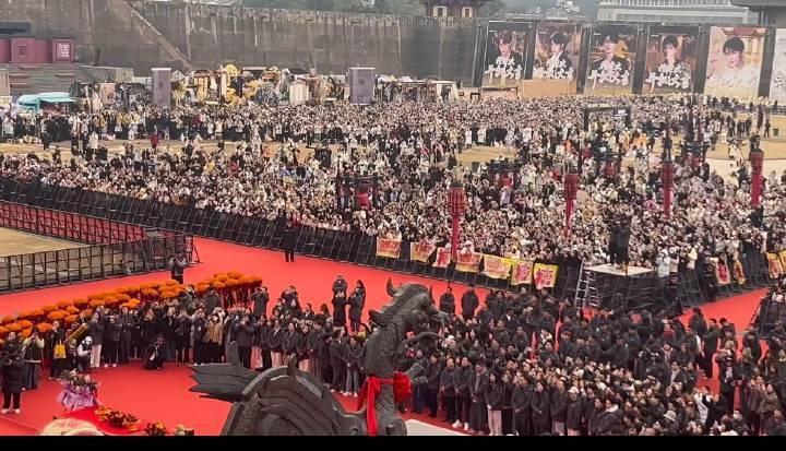 “每天收工后我就在做梦，在想我的未来会是什么样的。”你的未来有越来越多人爱你啦?