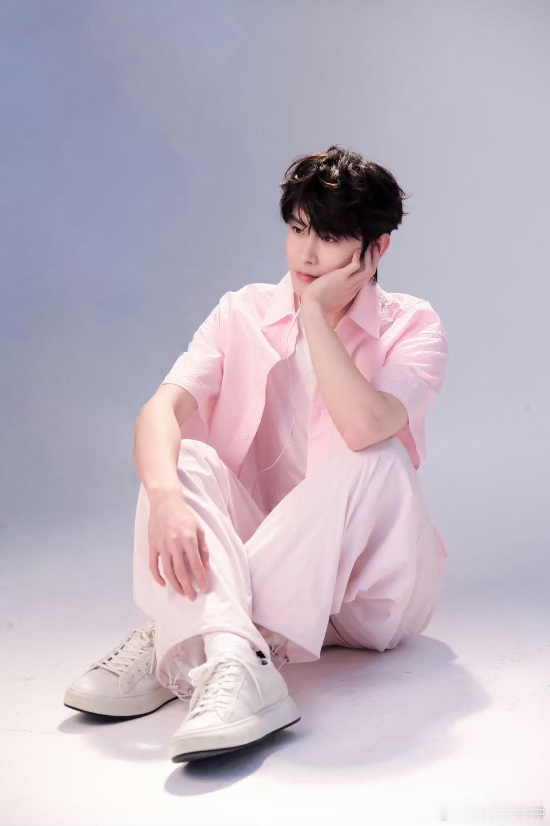 田嘉瑞演综口碑几段不同题材的短剧目轮番上演，田嘉瑞驾驭悲情、温情等多种风格，眼神