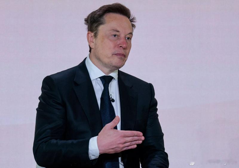 马斯克响应特朗普：不叫AI了，改叫“SI”！SpaceX人工智能部门将更名海外新