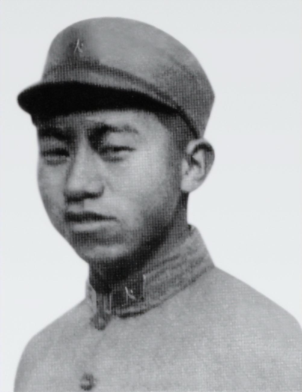1943年，一个女干部奉命护送男科长去延安，一路上却盯着他，脑子里只有一个念头，