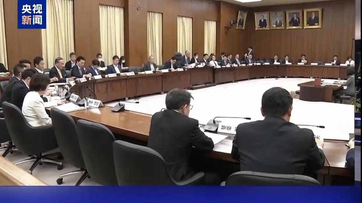 5月14日，日本突然强行讨论紧急事态条款，披着防灾外衣暗藏修宪野心，架空和平宪法