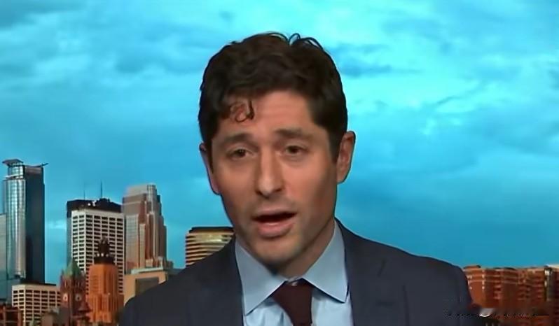 主持人:“必须明确，阻碍、干扰甚至袭击执法人员属于联邦罪行。我们看到抗议者越界了