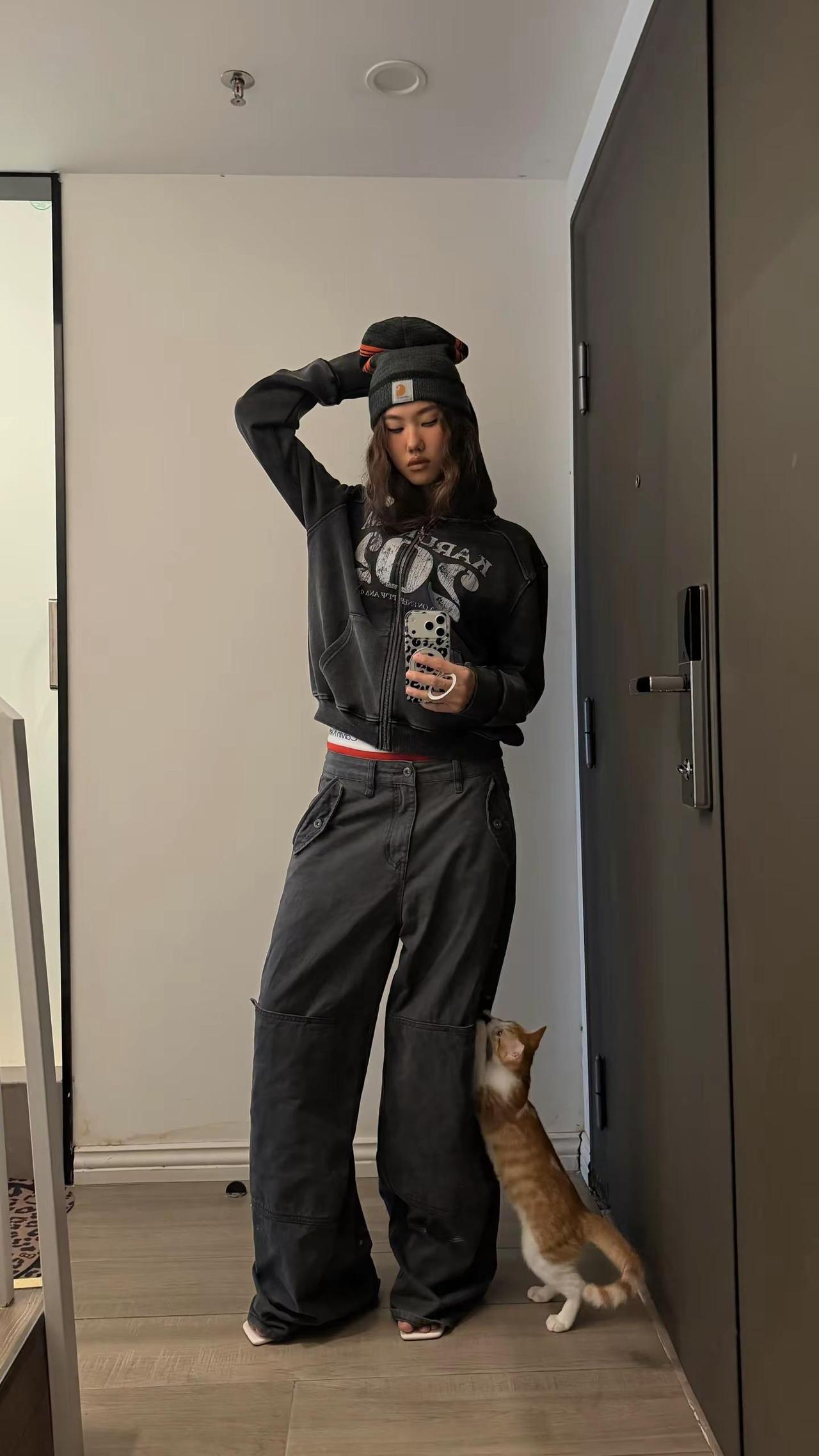 审美高的人出轨都有难度。美式辣妹穿搭 健身穿搭自信 极简健身穿搭 健身ootd