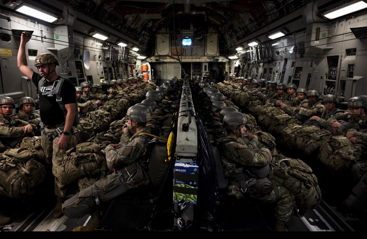 特朗普正面临重大抉择拒45天缓兵计！伊朗摊10项硬条件，特朗普进退死局中东局势 