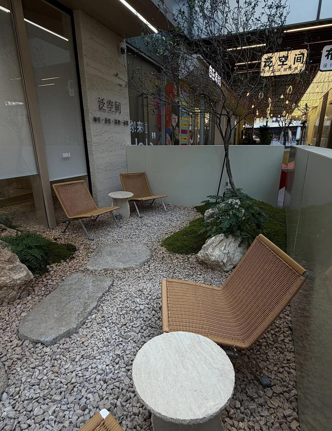 广州的！闹市中的治愈诧寂风cafe
我的咖啡日记 城市美食探索家 广州探店 设计