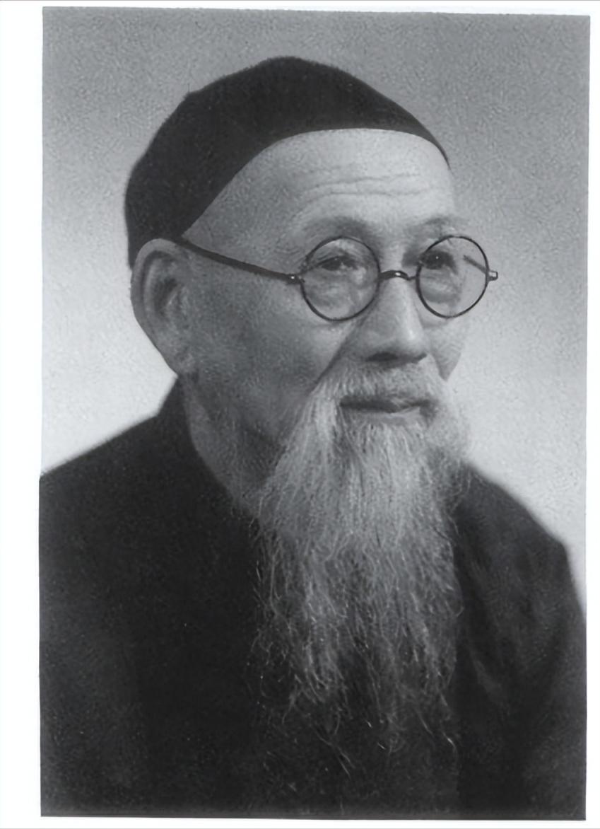 1931 年，宋美龄和母亲去杭州玩，花了 1.3 万元，事后找浙江省政府报销，省