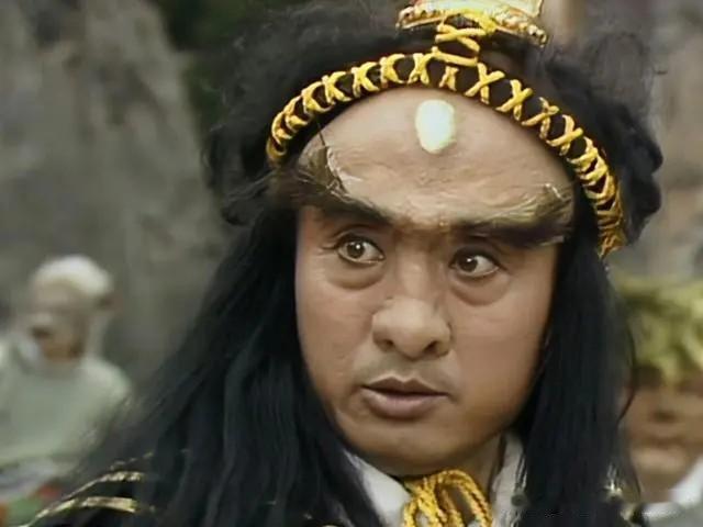 重温经典86版《西游记》，觉得唐僧祈祷台词颇为有趣！黄袍怪把唐僧抓进山洞，他嘴里