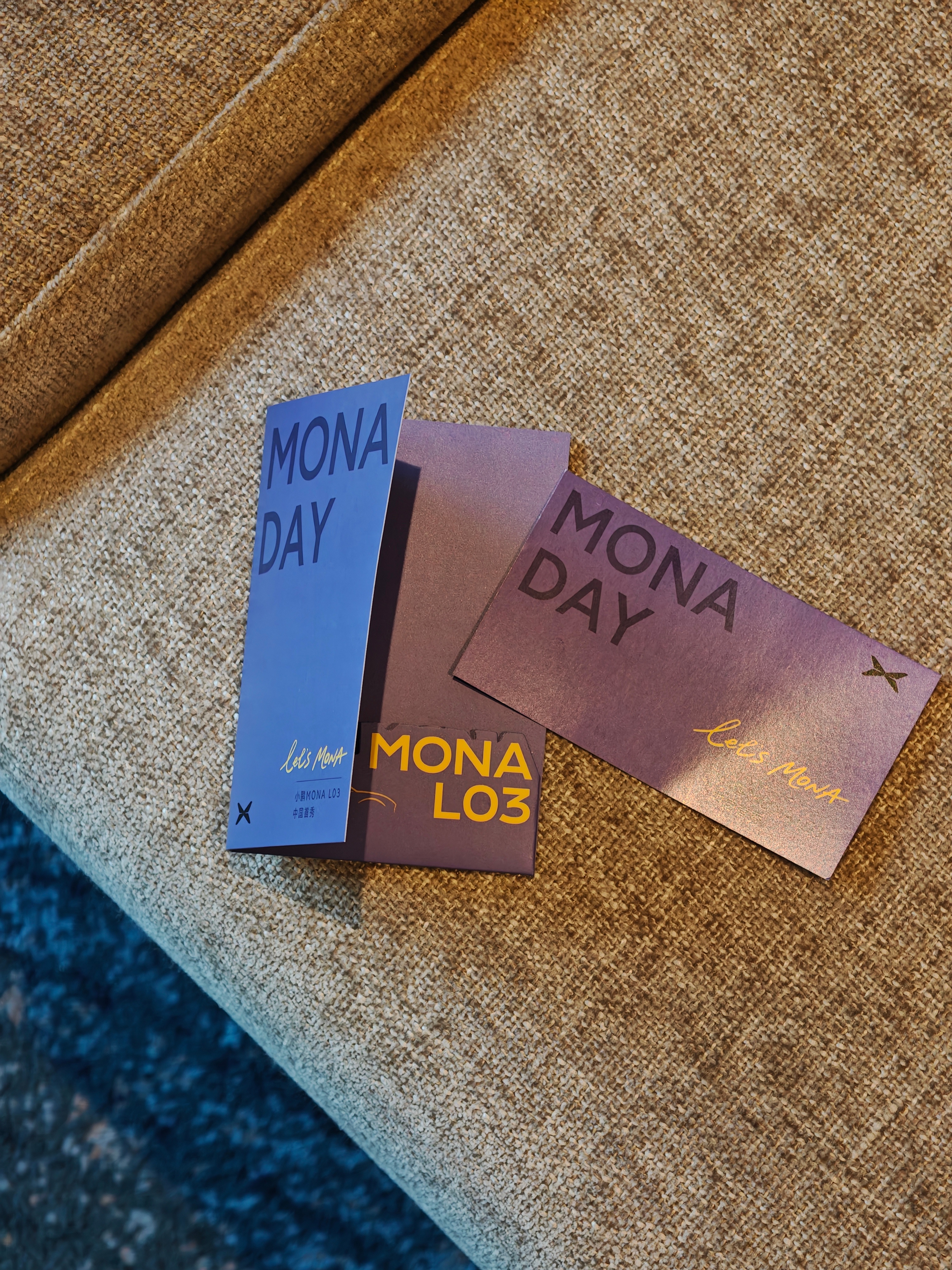 来看小鹏MONA L03了，乌梅子酱颜色确实好看 