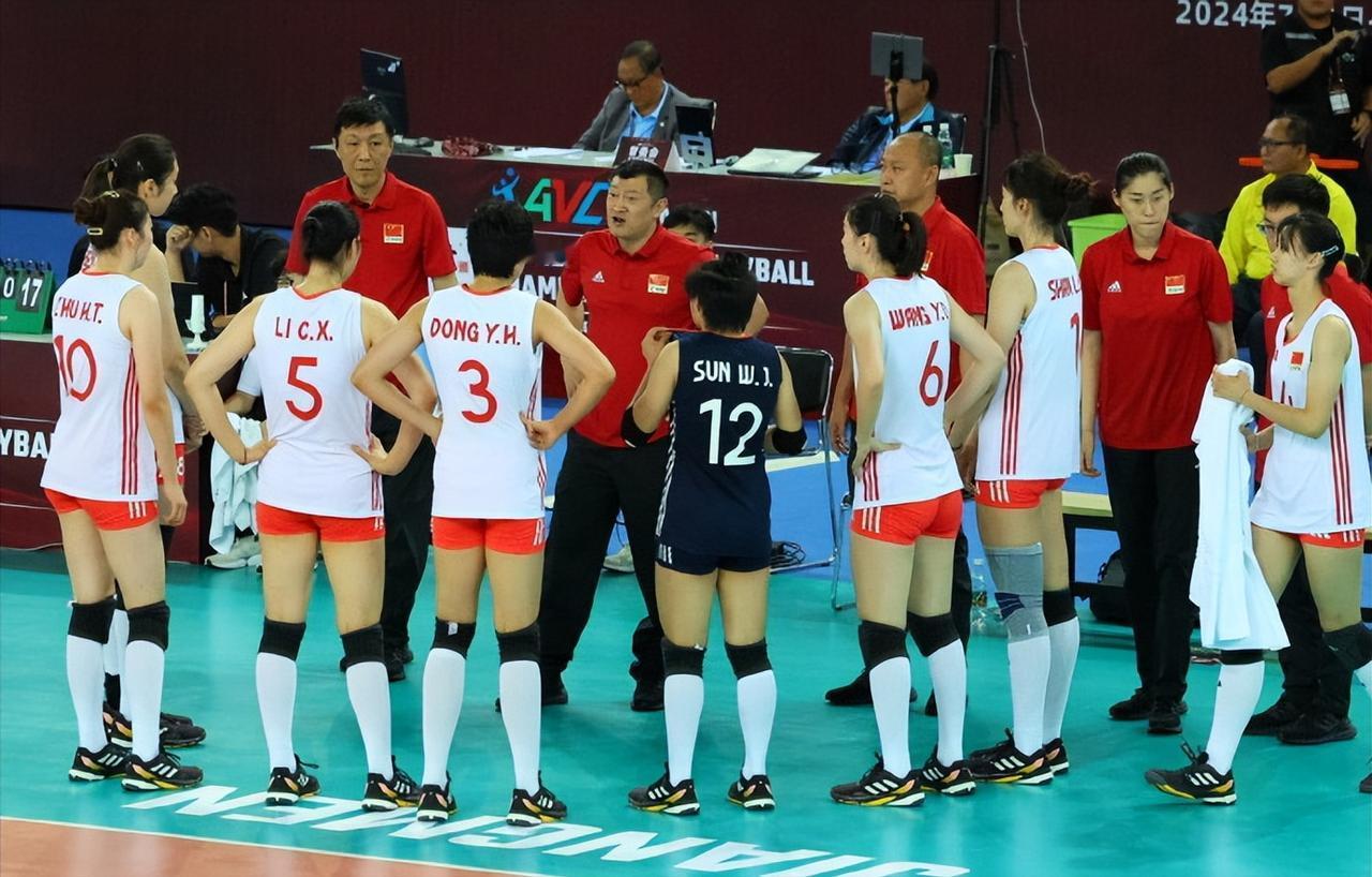 亚洲U20女排锦标赛复赛，中国女排3-0轻取越南队，提前晋级四强。
越南队是小组