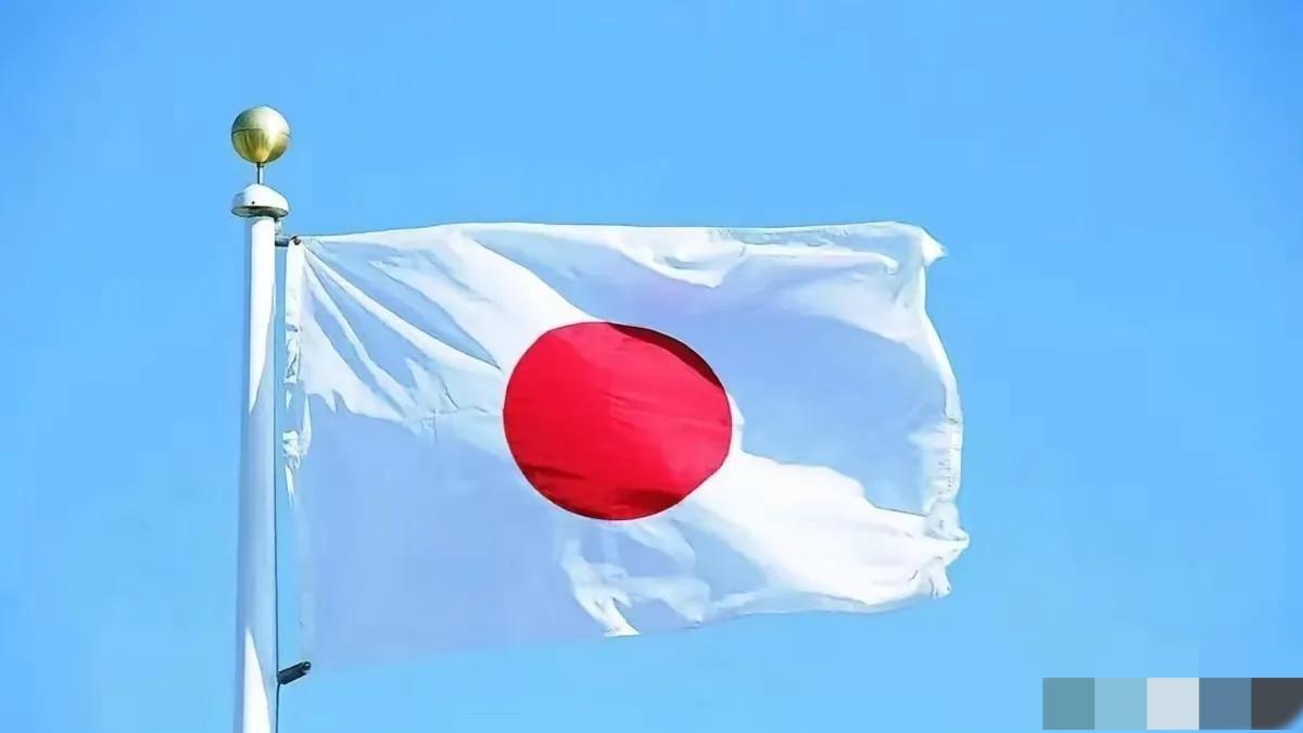 日本惊出一身冷汗！日本军舰刚挑衅性的经过台湾海峡，朝鲜直接朝着日本经济海域方向发