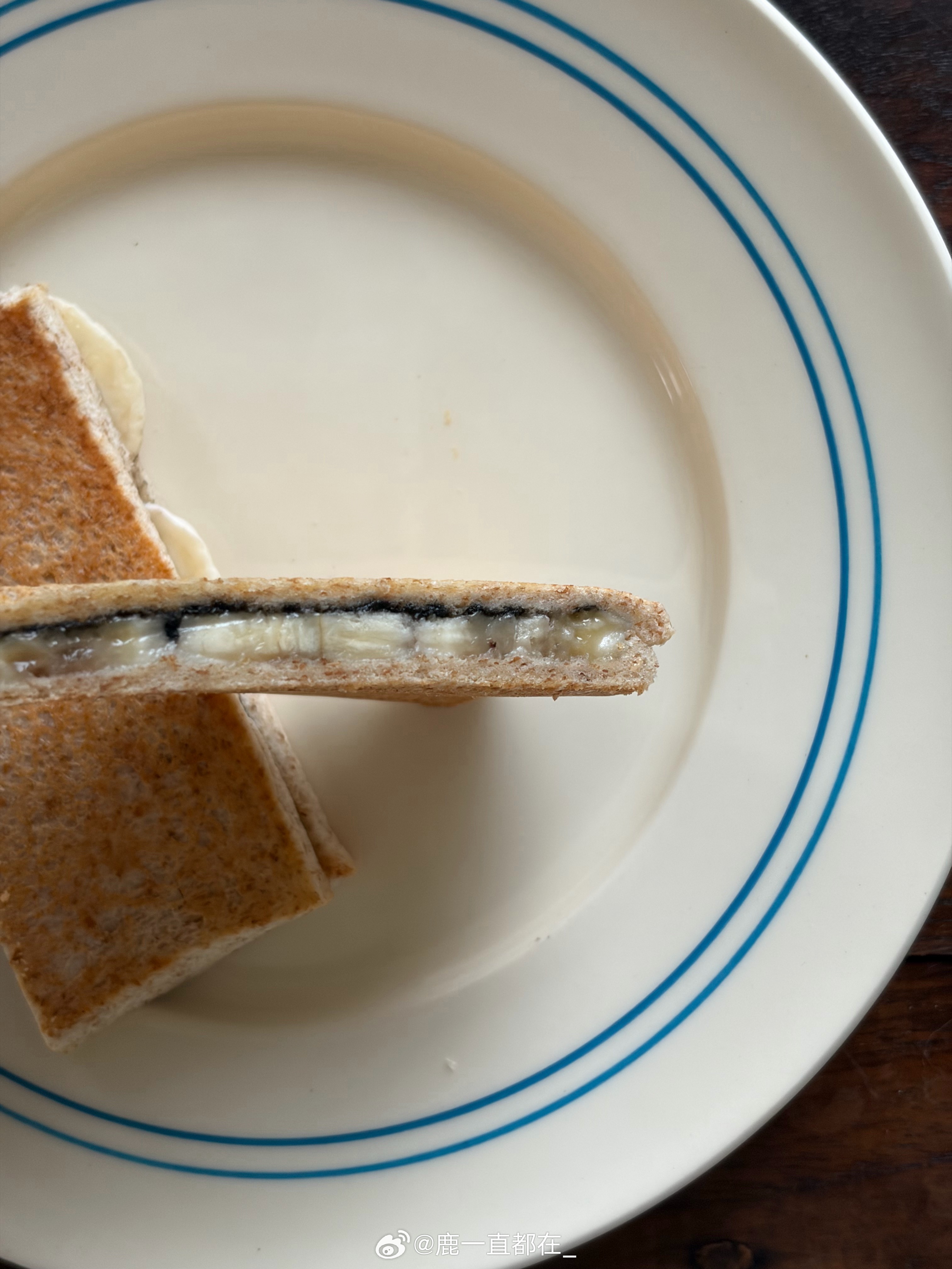 ｜小学生早餐黑芝麻香蕉热压三明治🥪5分钟搞定[努力] ​​​