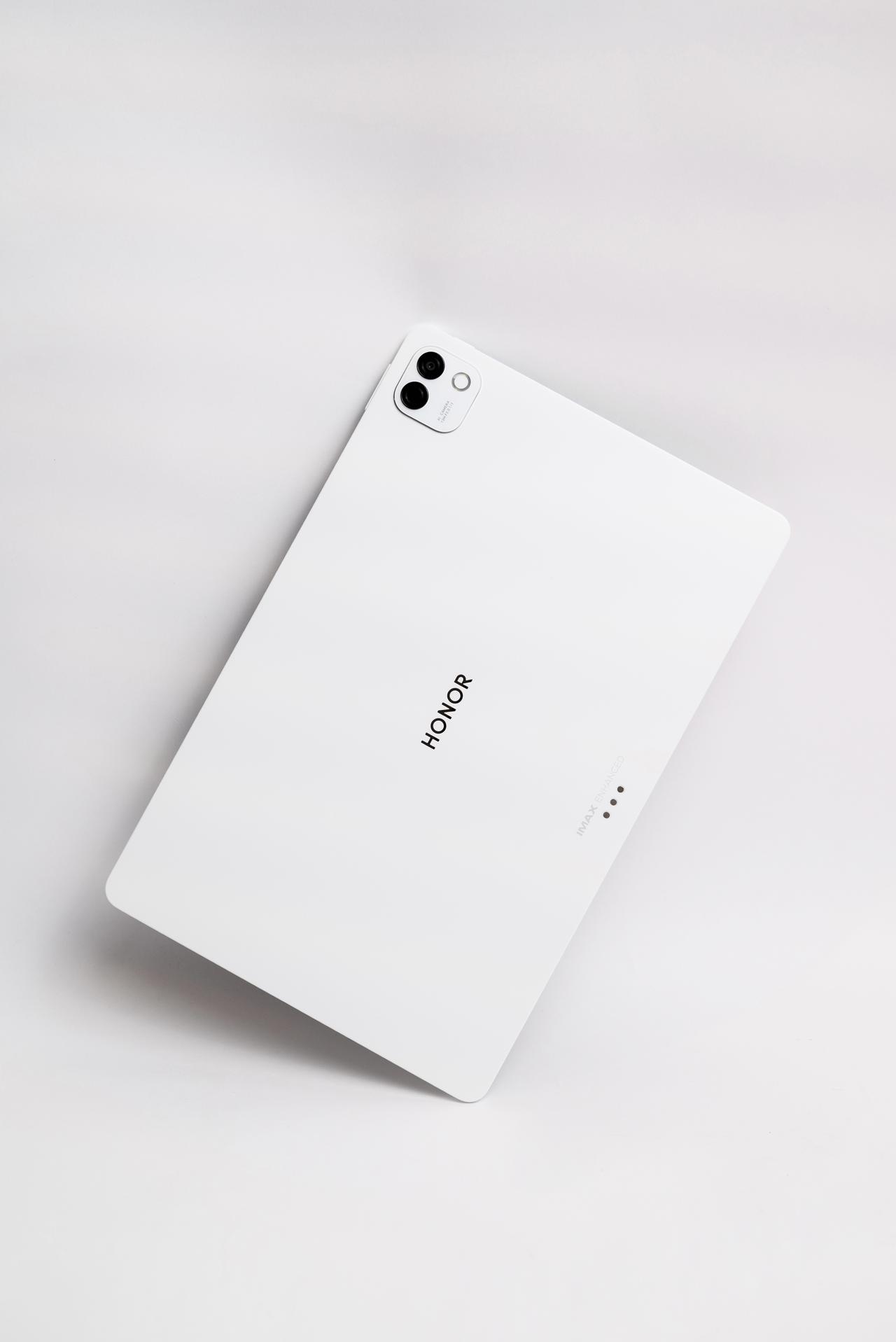 最近在使用荣耀MagicPad 3 Pro，这个颜值太高了吧！4.88mm轻薄机
