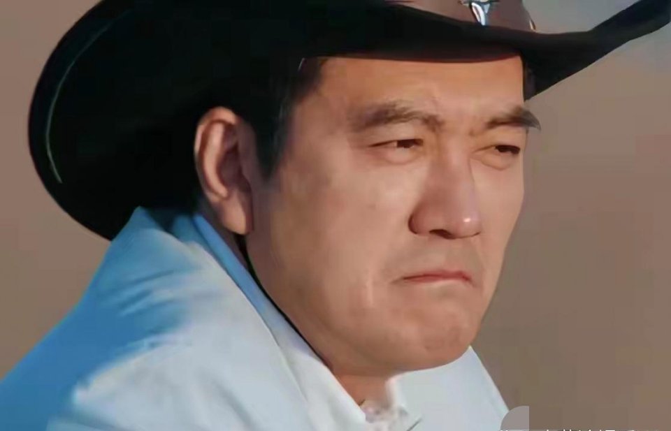 胡彦斌这胆子也忒大了吧？瞧见黄圣依没下车，还选了和杨子离婚之后，胡彦斌没忍住，直