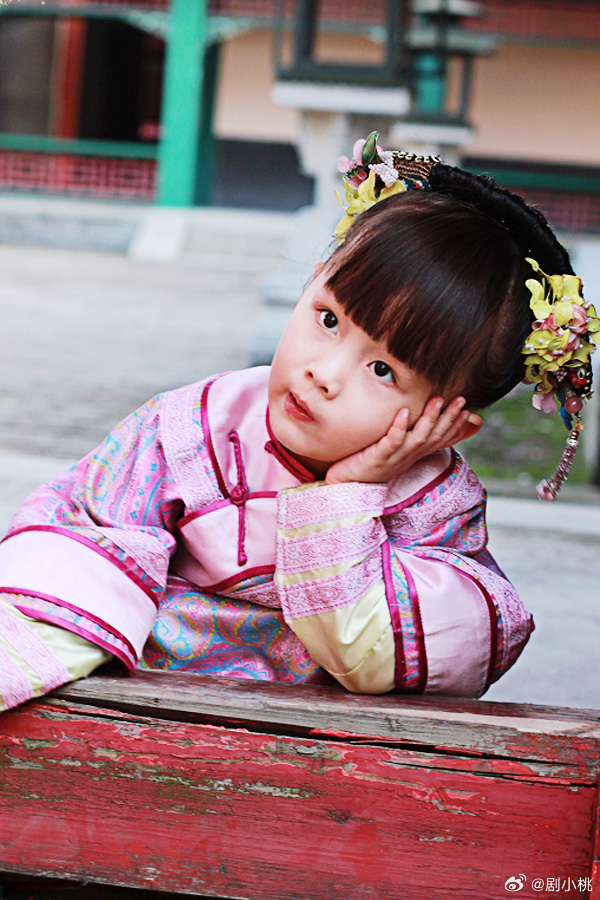 26届明星艺考生路透 一波回忆杀！看到纪姿含、张籽沐、温宜公主都来艺考，瞬间感慨