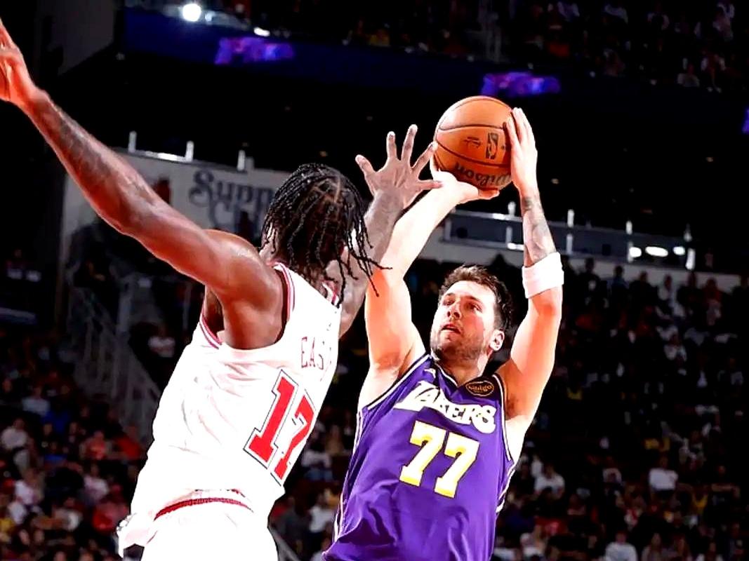 东契奇要是去了湖人，那球权都别想要了！
 

这哥们打球，真就是一个人扛着摄像机