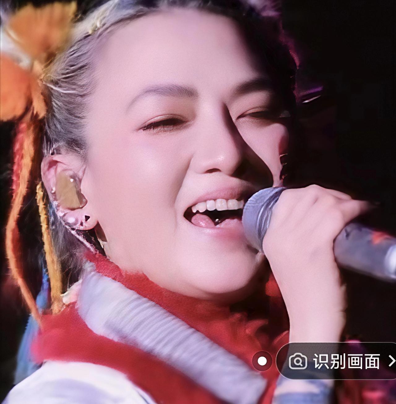 范晓萱的舌钉是什么时候打的？好性感啊，让人想入非非！
一般50岁的人，年轻时候不