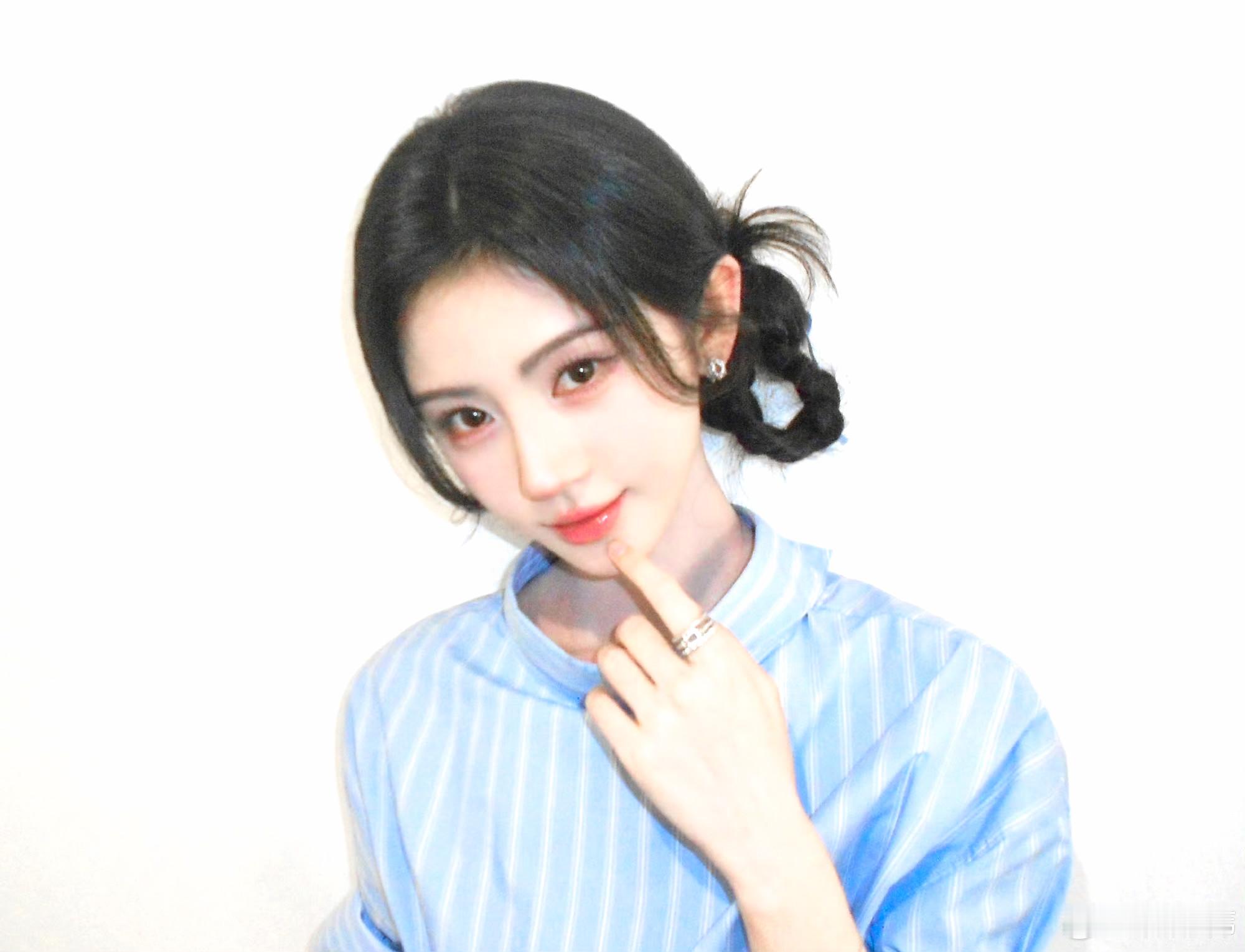 鞠婧祎  “把夏日的温柔穿在身上”鞠婧祎造型关键在发型