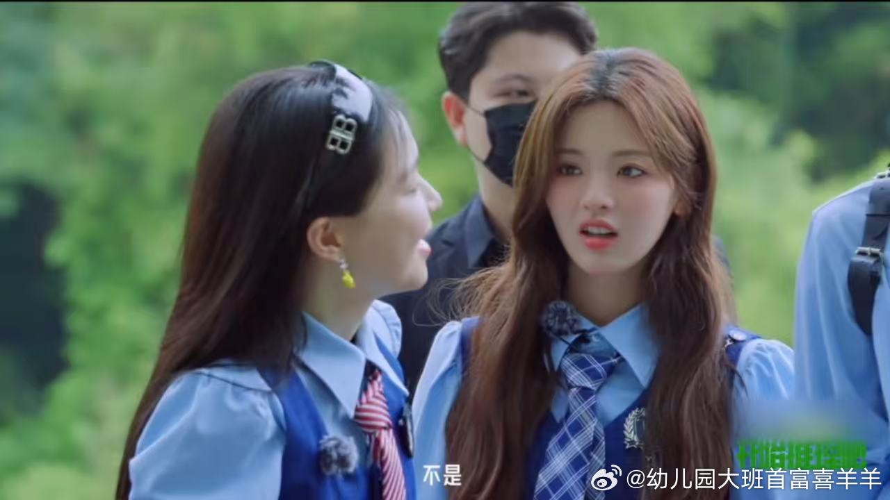 谁能想到蹲个推理综艺能蹲到丁程鑫转枪名场面！那一下甩出去再接住的利落劲儿，配上宁