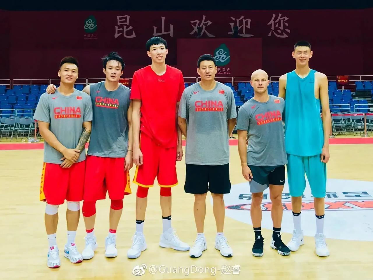 坑娃高手李楠自己有天赋的儿子李瞳禄，现在竟然连CBA都打不上了跑去国外打球严重发