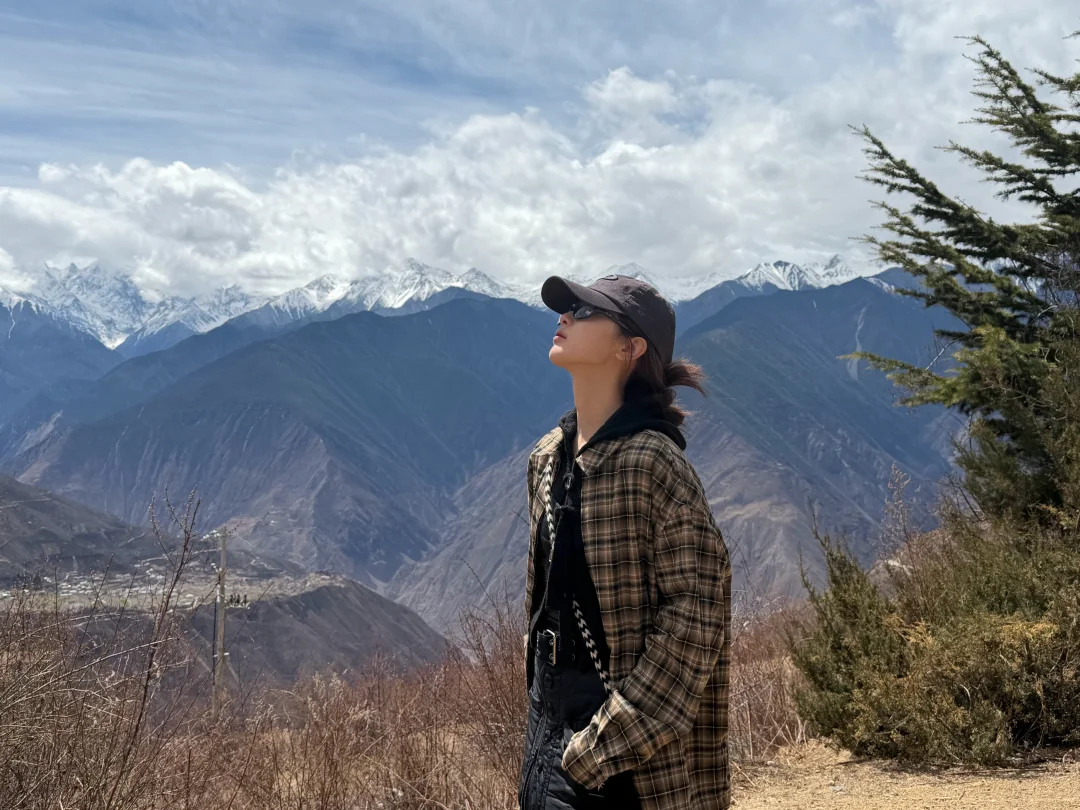 杨超越更新9宫格 好会拍风景好治愈