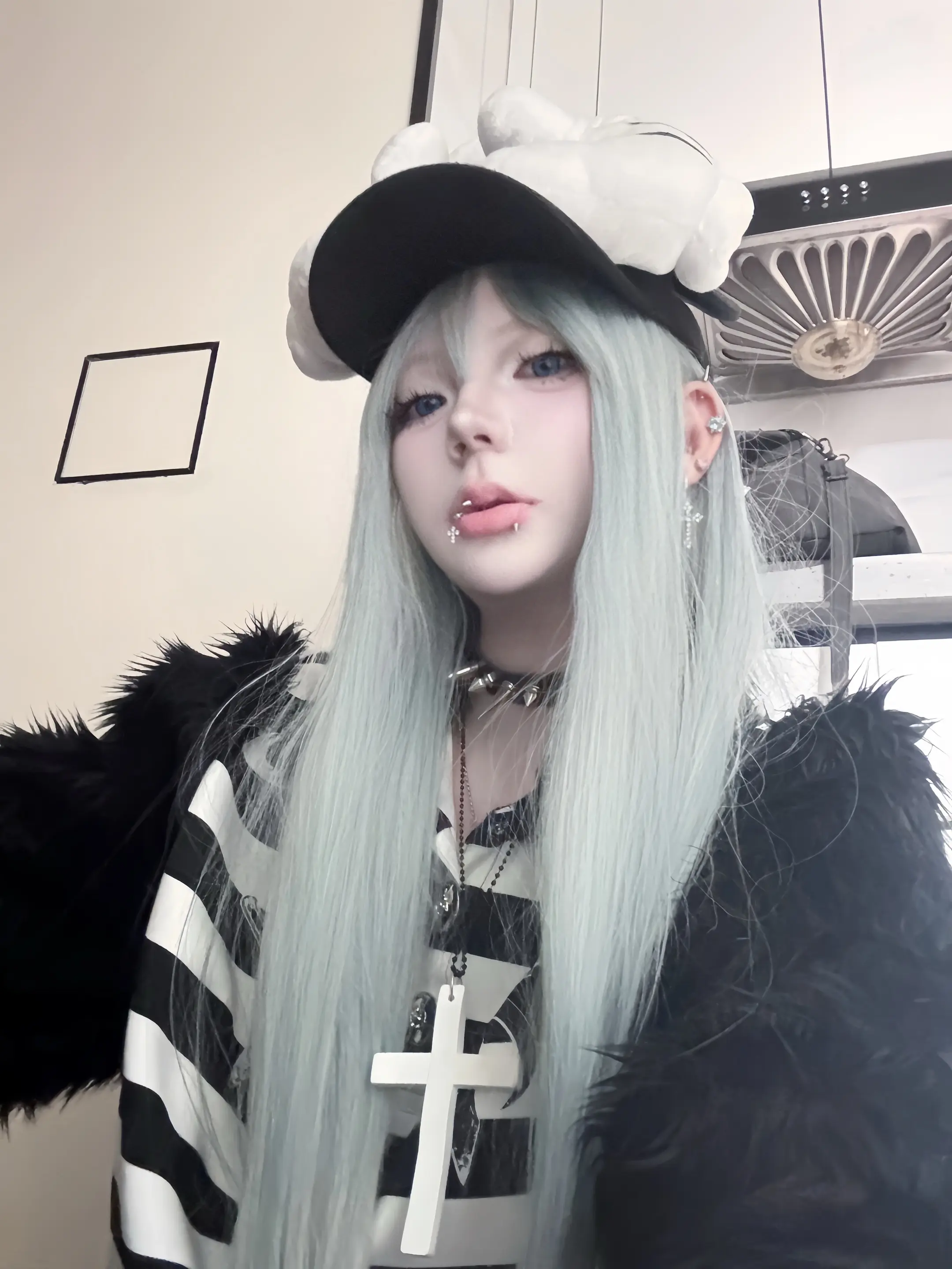 好像我们都忘记了